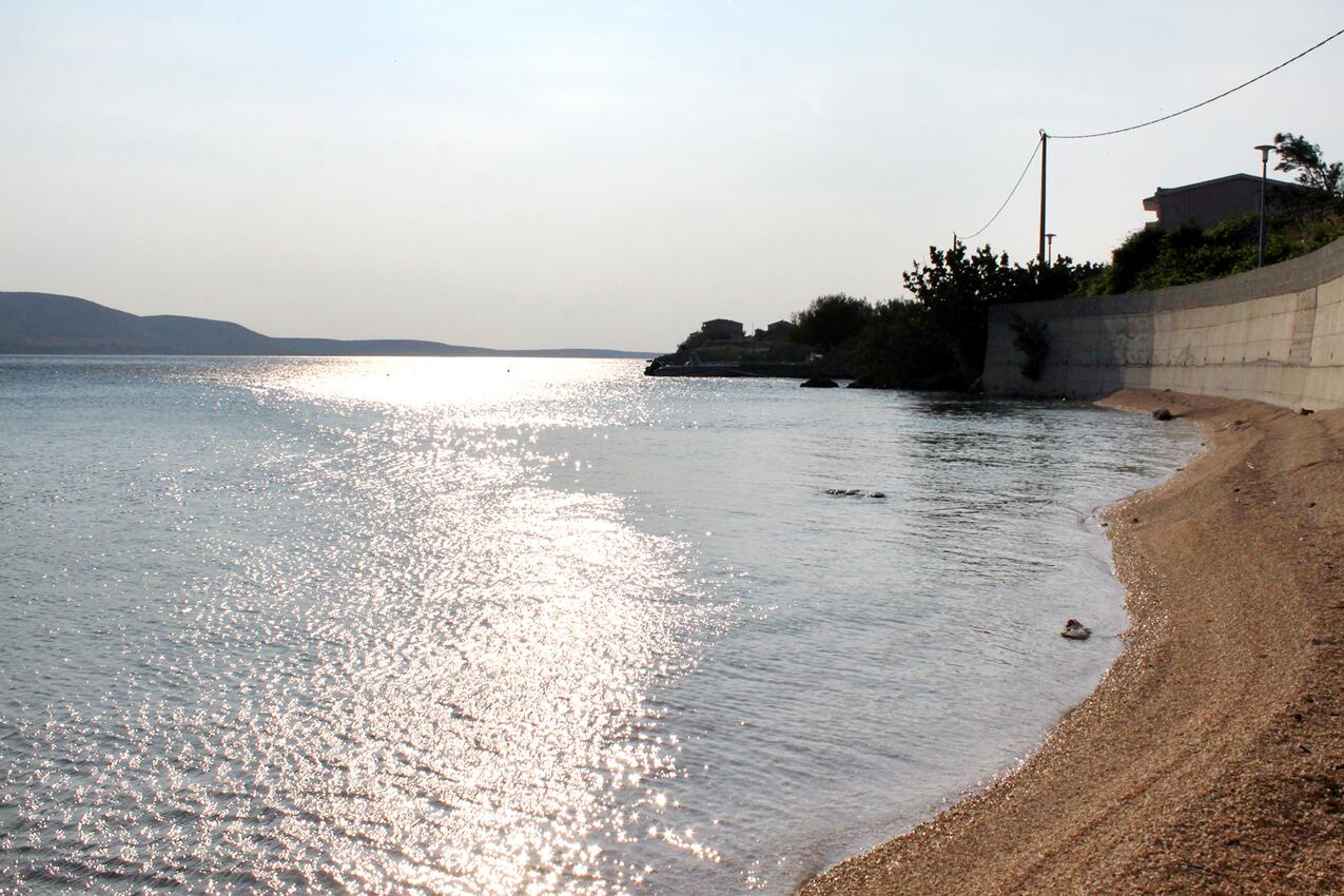 Nächster Strand - Ferienwohnungen mit Pool für Familien Metajna, Pag