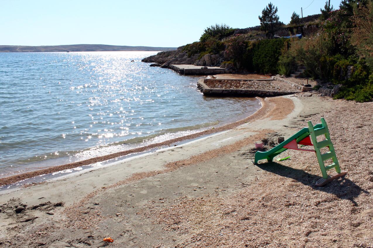 La spiaggia più vicina - Appartamenti accanto al mare per famiglie Kustici, Pago - Pag