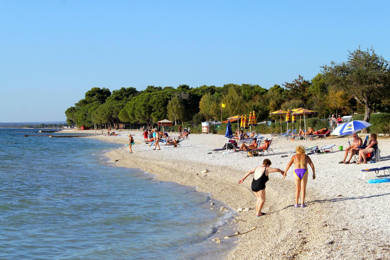 Najbližja plaža - Apartmaji s parkingom Valbandon, Fažana