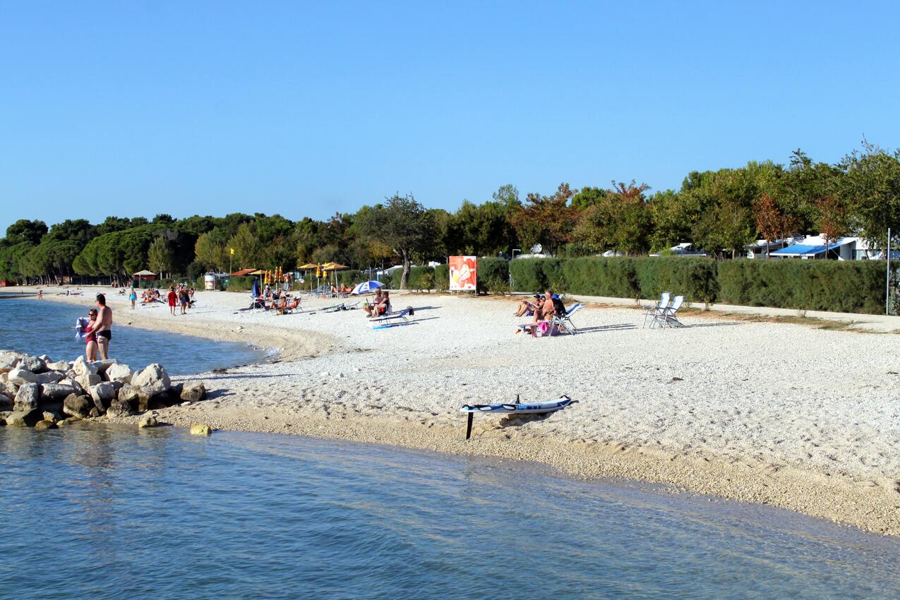 Najbližja plaža - Apartmaji s parkingom Valbandon, Fažana