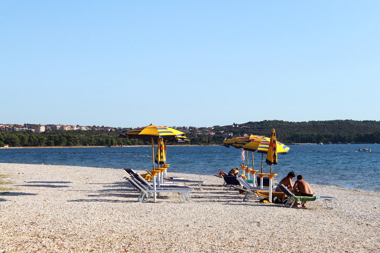 Najbližja plaža - Apartmaji s parkingom Valbandon, Fažana