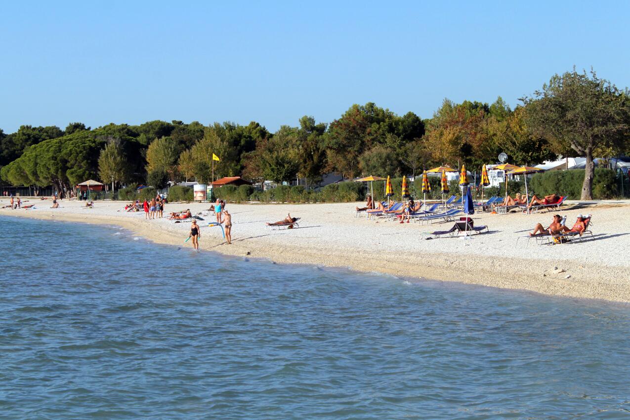 Najbližja plaža - Apartmaji s parkingom Valbandon, Fažana