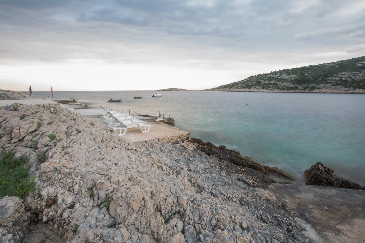Najbliža plaža - Apartmani uz more Ražanj, Rogoznica