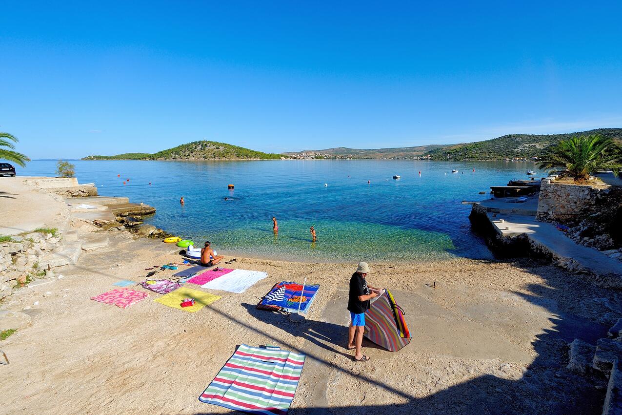 La spiaggia più vicina - Appartamenti con piscina per famiglie Razanj, Rogosnizza - Rogoznica