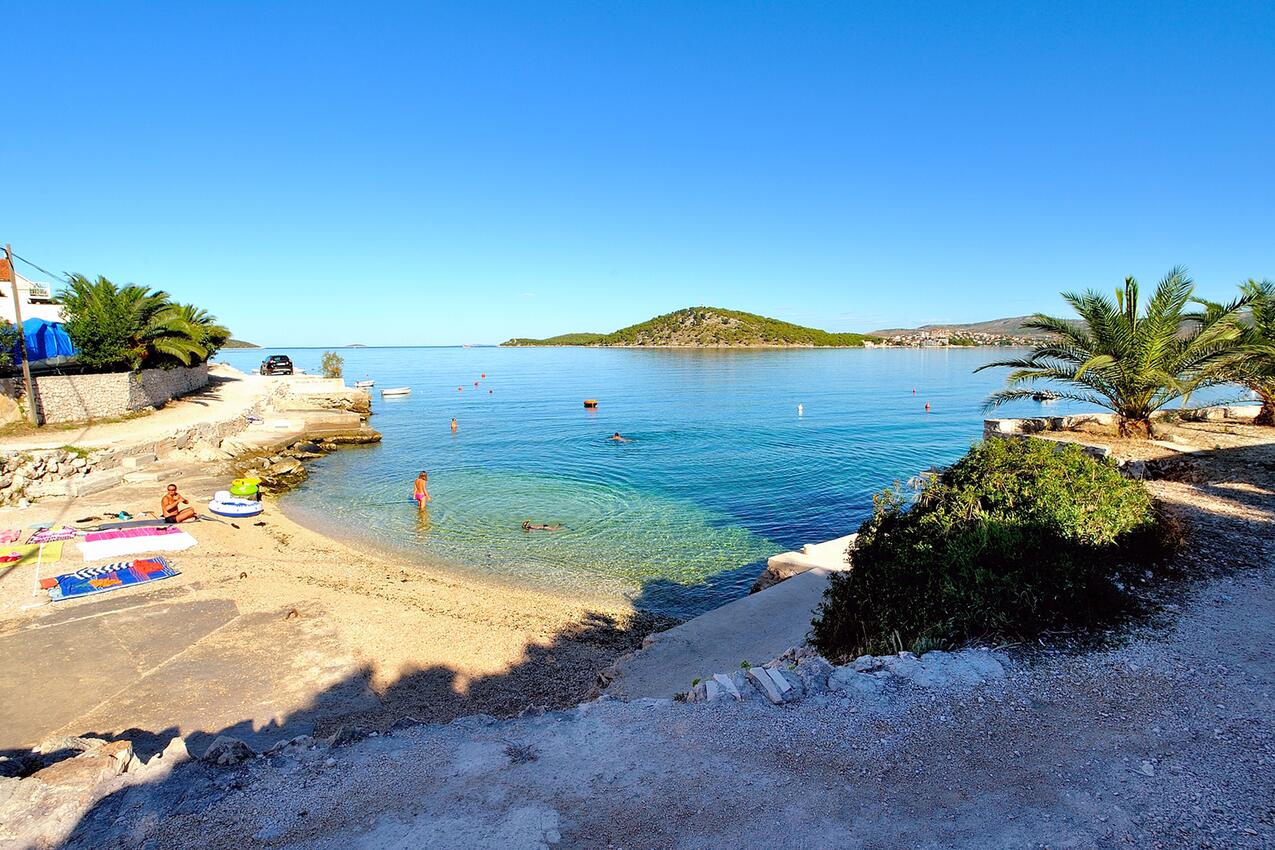 La spiaggia più vicina - Appartamenti con piscina per famiglie Razanj, Rogosnizza - Rogoznica