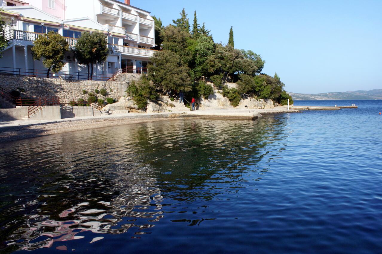 Legközelebbi strand - Apartmanok a tenger mellett medencével Posedarje, Novigrad
