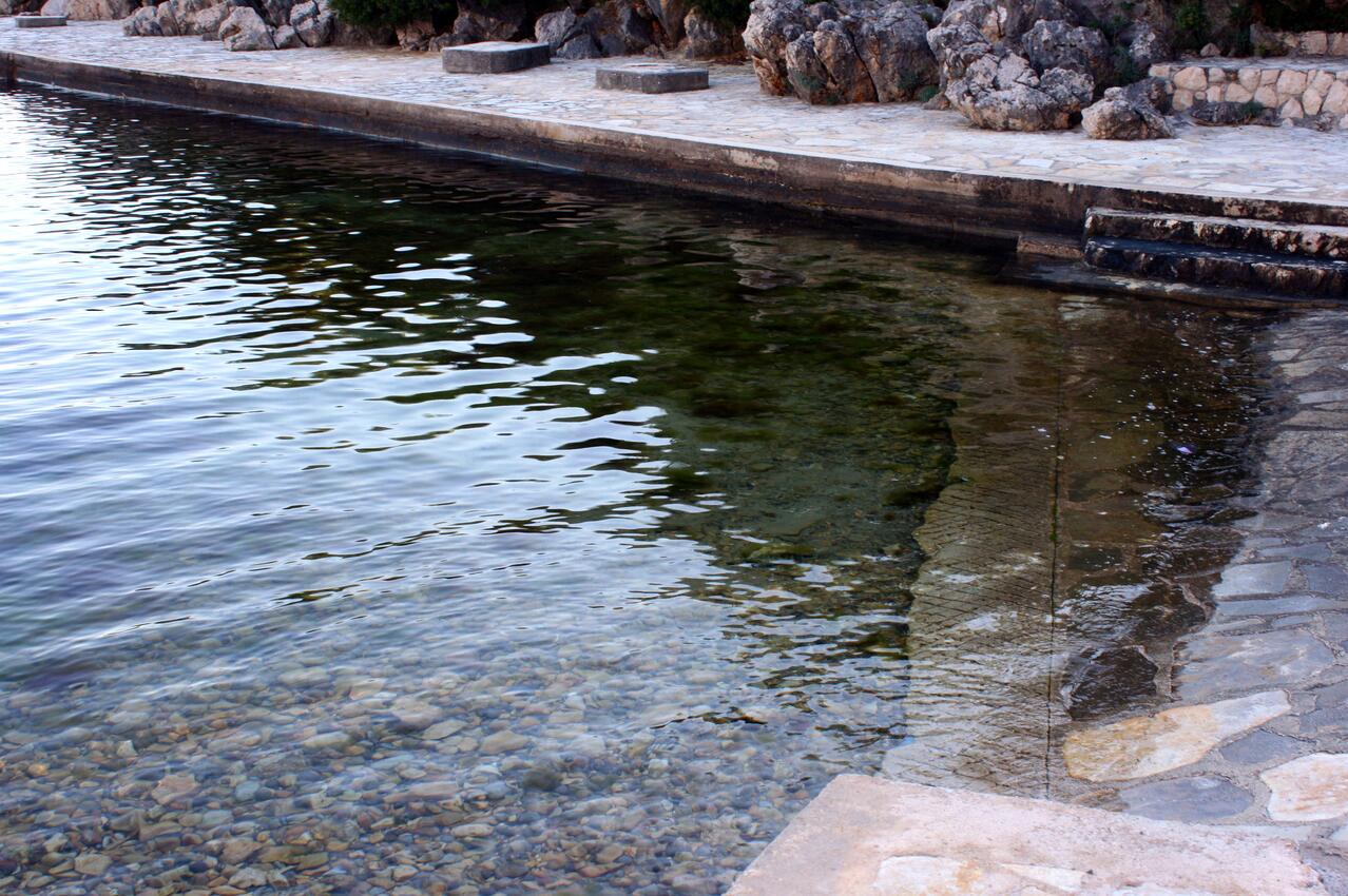 Legközelebbi strand - Apartmanok a tenger mellett medencével Posedarje, Novigrad