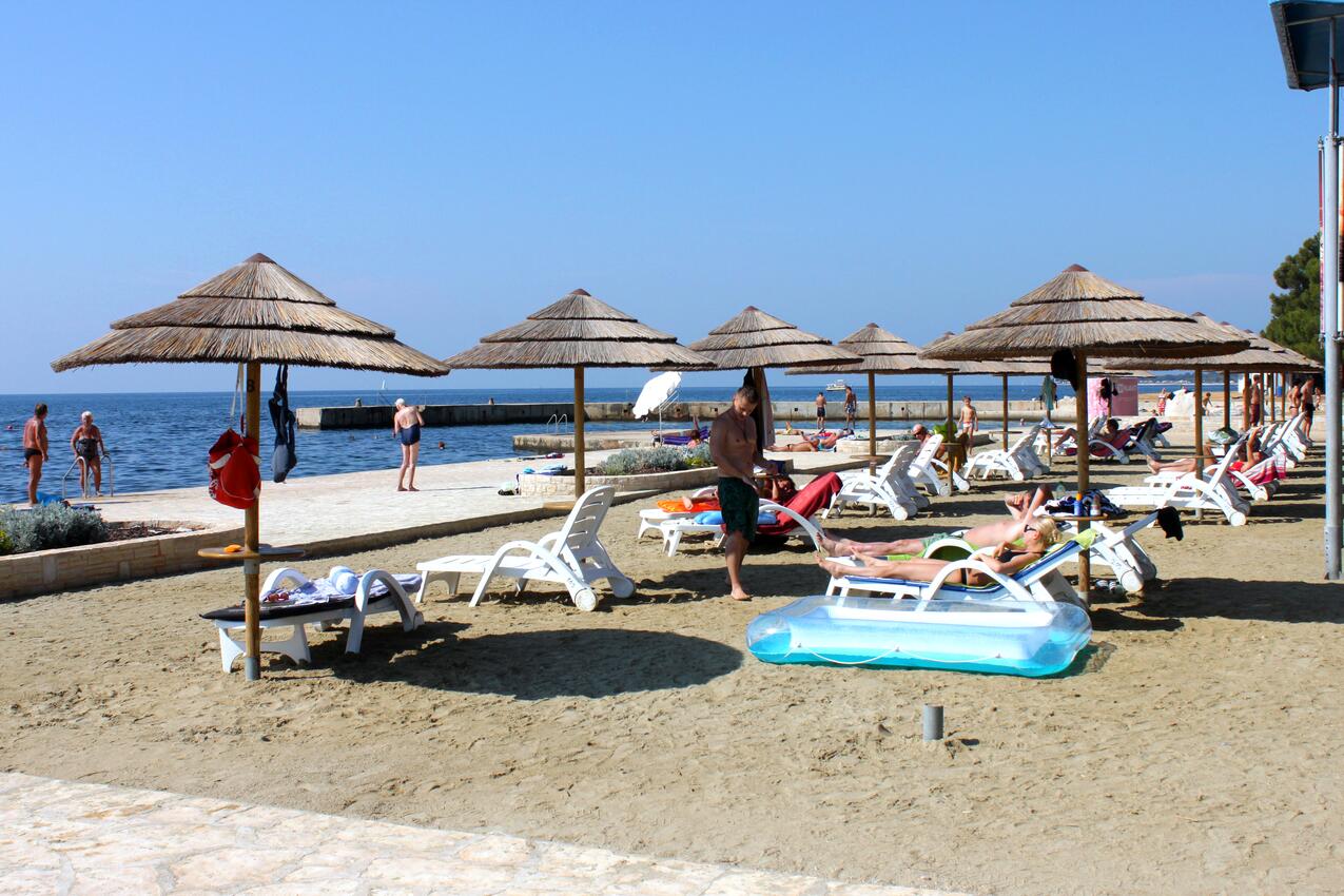 Nächster Strand - Ferienwohnungen und Zimmer mit Parklplatz Porec