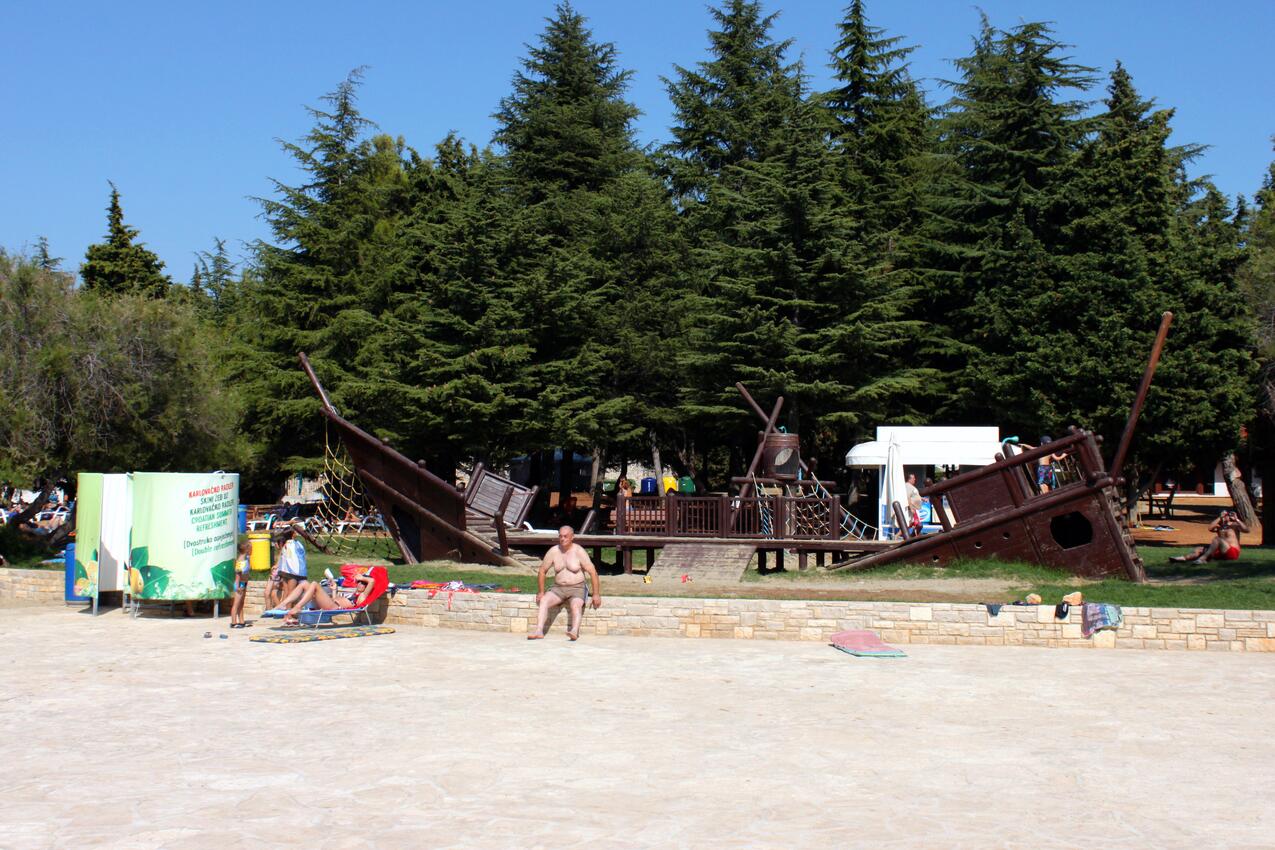 Nächster Strand - Ferienwohnungen und Zimmer mit Parklplatz Porec