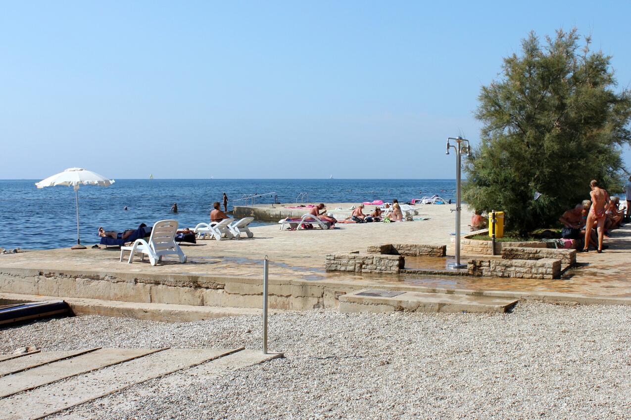 Nächster Strand - Ferienwohnungen und Zimmer mit Parklplatz Porec