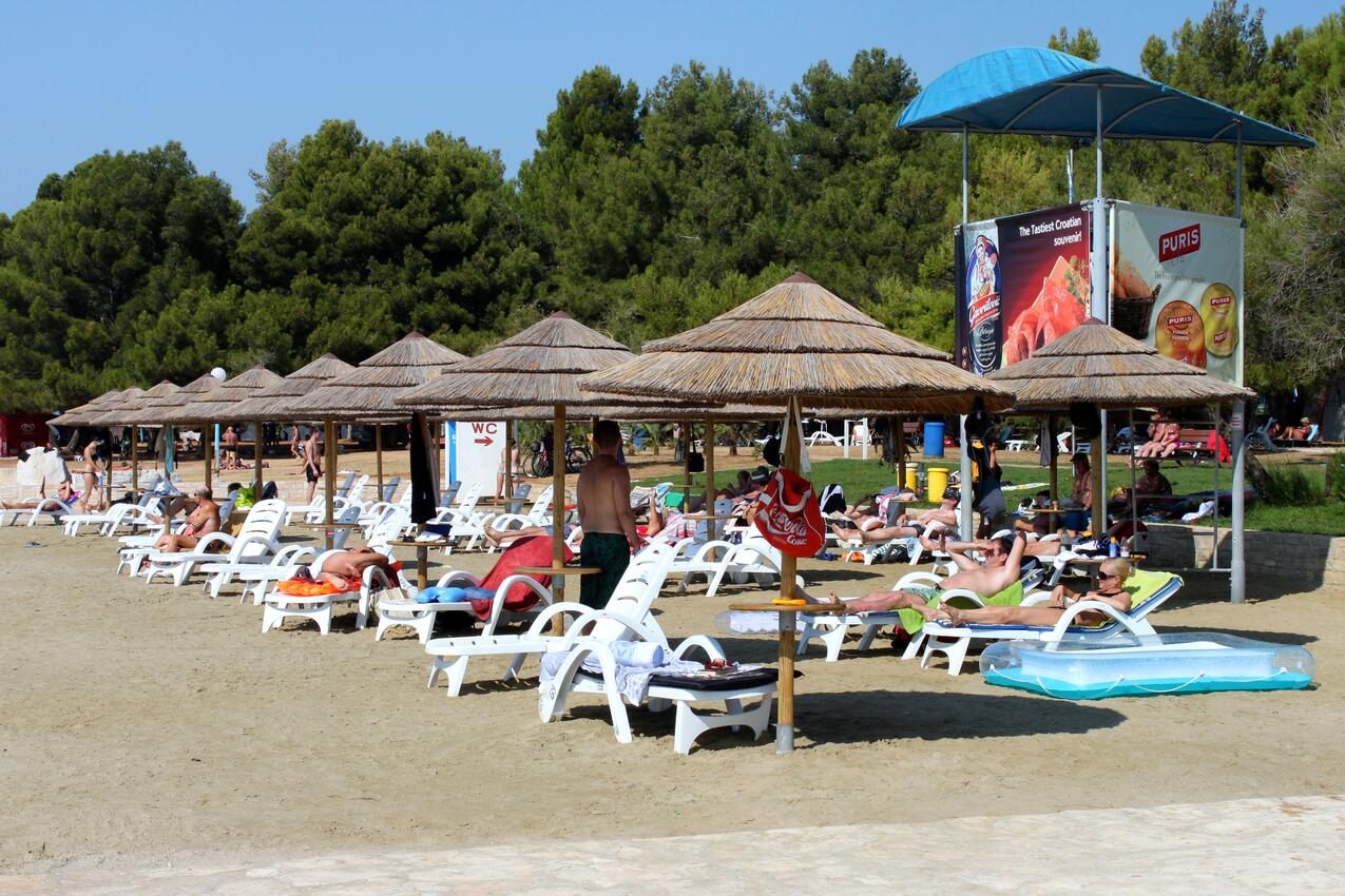 Nächster Strand - Ferienwohnungen und Zimmer mit Parklplatz Porec