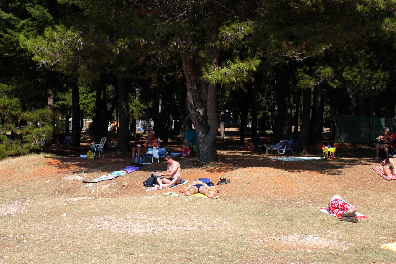 Nächster Strand - Ferienwohnungen und Zimmer mit Parklplatz Porec