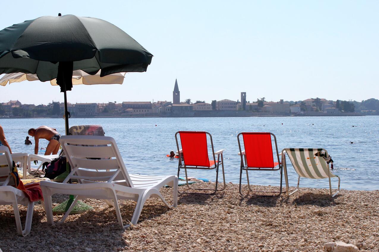 Nächster Strand - Ferienwohnungen und Zimmer mit Parklplatz Porec