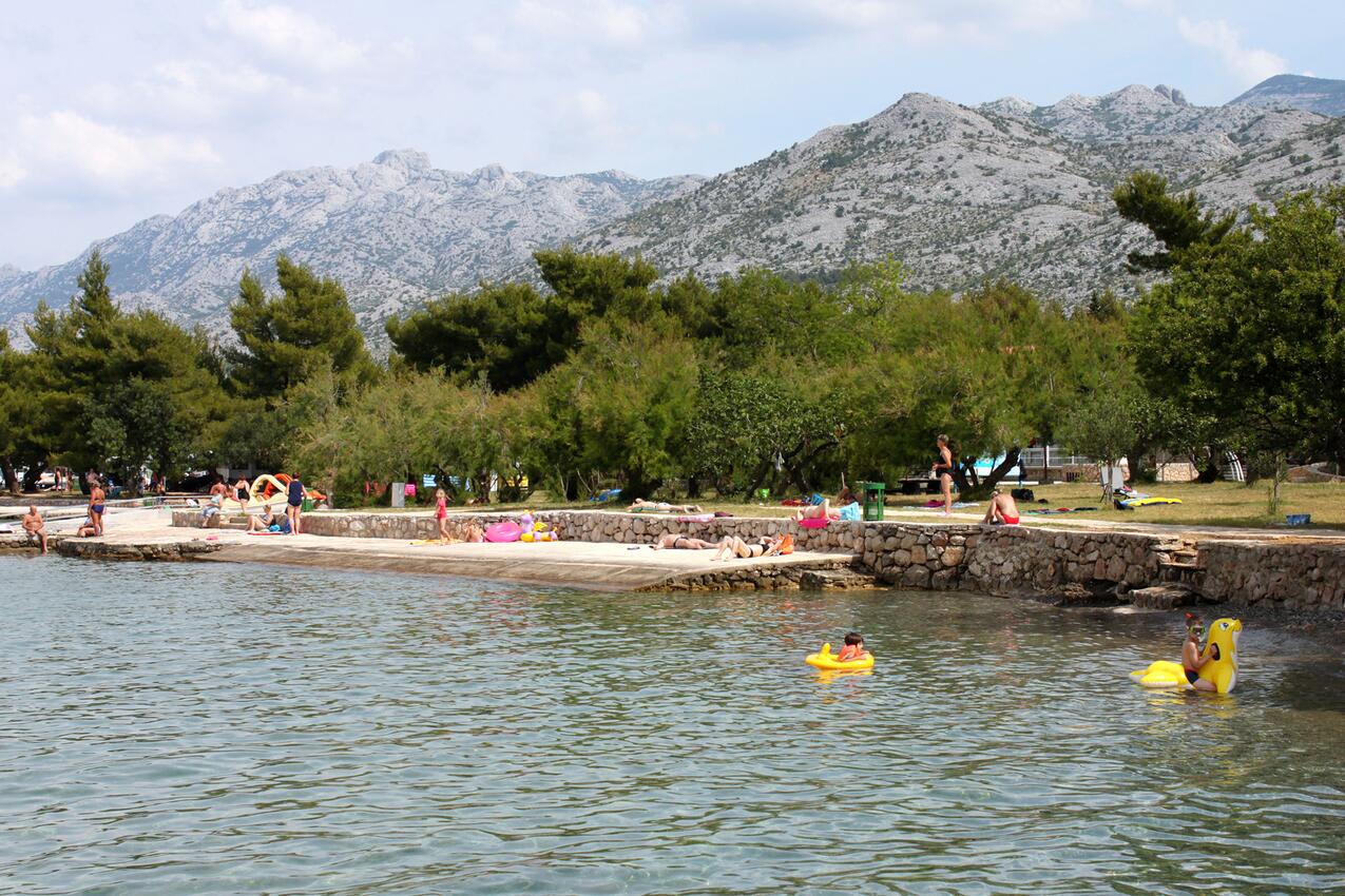 Nächster Strand - Ferienwohnungen und Zimmer mit Parklplatz Starigrad, Paklenica