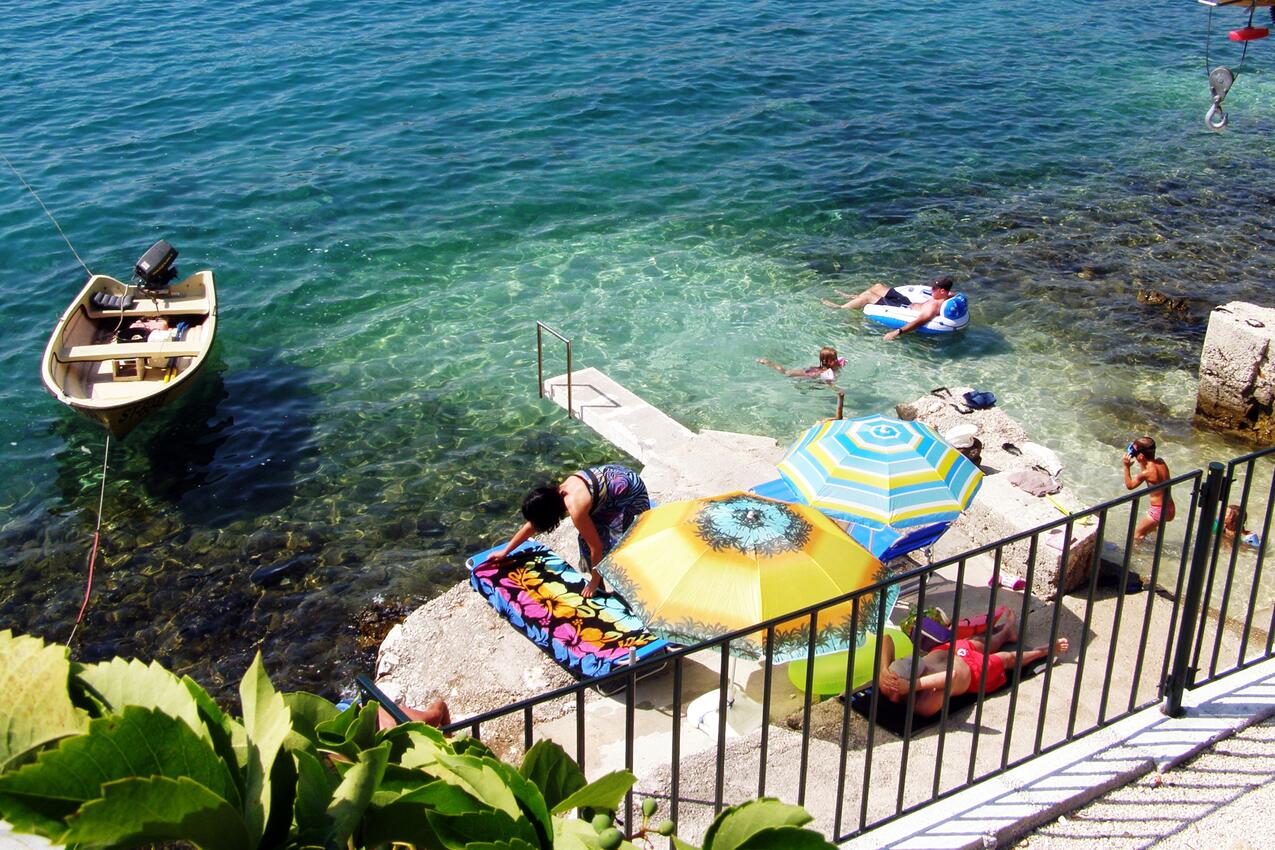La spiaggia più vicina - Appartamenti accanto al mare Seget Vranjica, Traù - Trogir