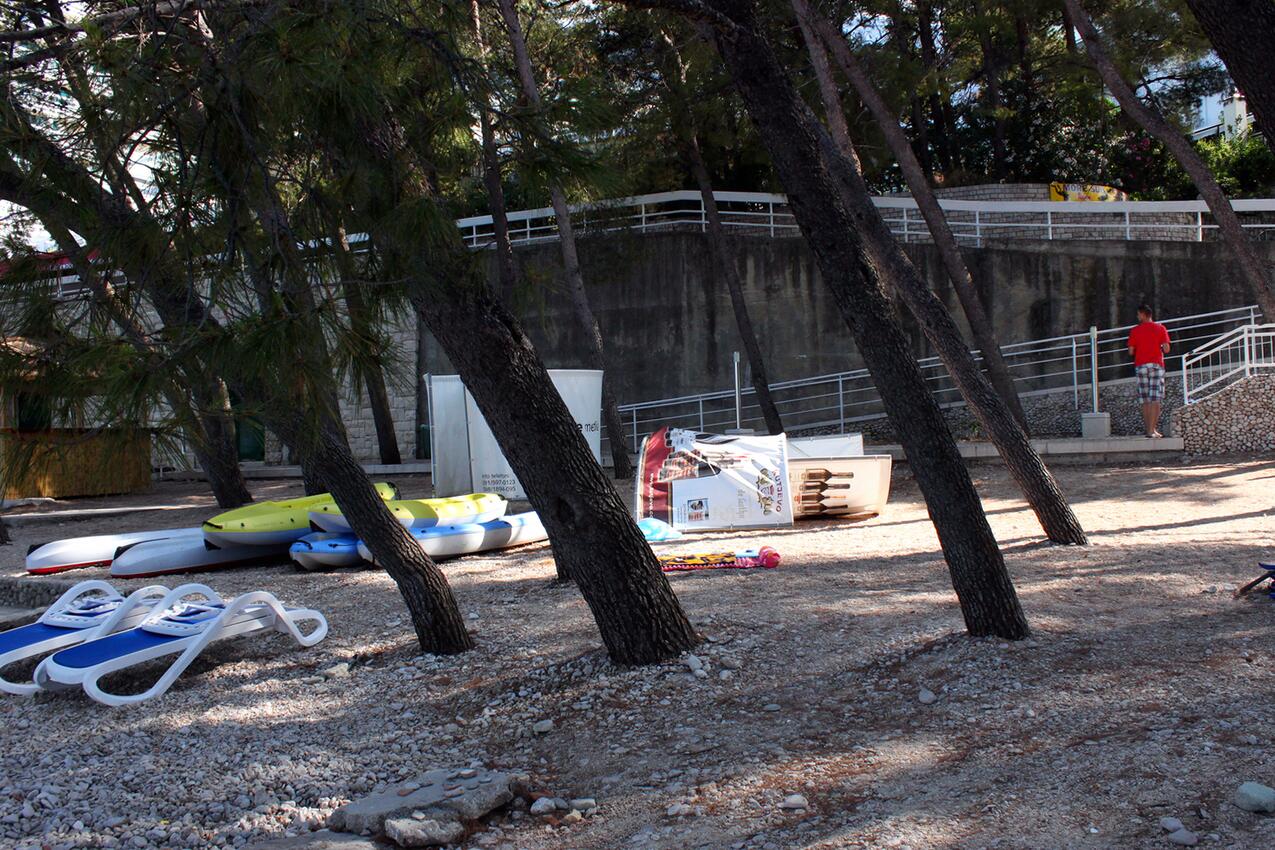 Najbliža plaža - Apartmani s parkingom Makarska