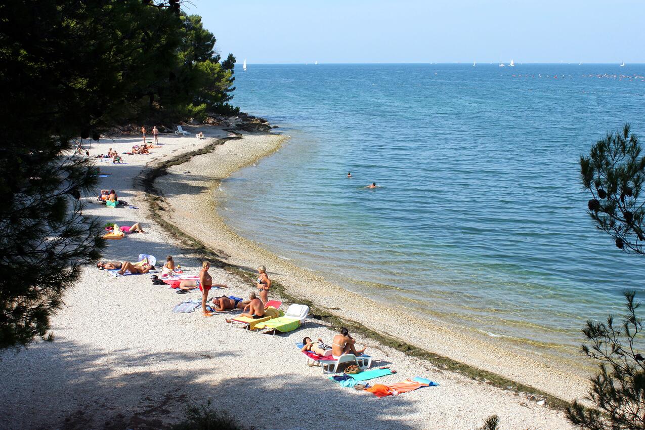Nermeste strand - Lejlighedens parkeringsplads Valica, Umag