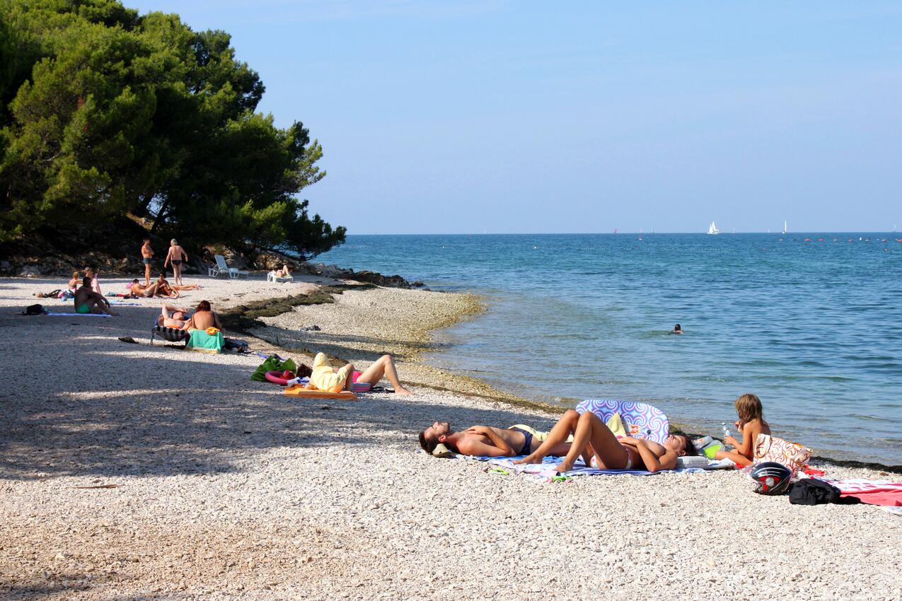 Nermeste strand - Lejlighedens parkeringsplads Valica, Umag