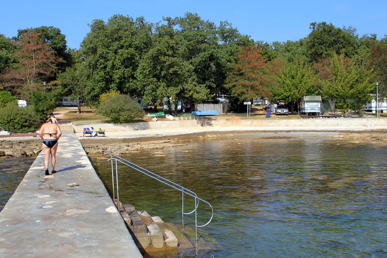 Najbliža plaža - Apartmani s bazenom Vardica, Umag