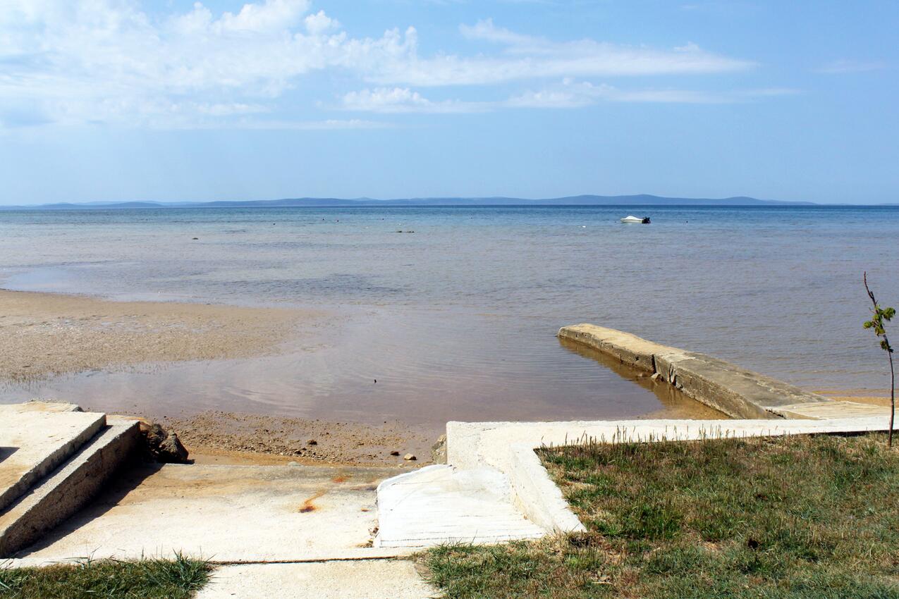 La spiaggia più vicina - Appartamenti accanto al mare Brevilacqua - Privlaka, Zara - Zadar