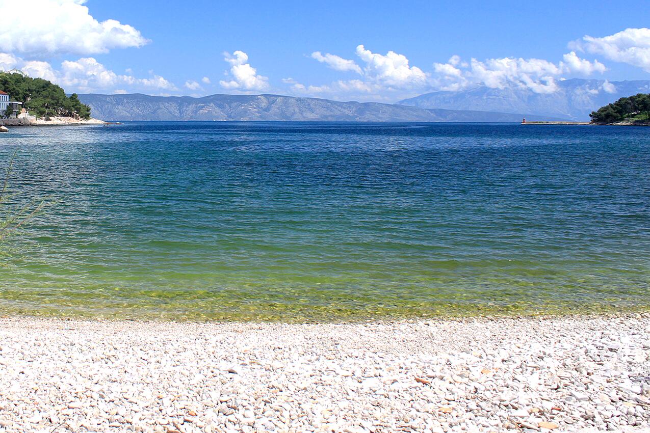 Den närmaste badstranden - Be om mer Jelsa, Hvar