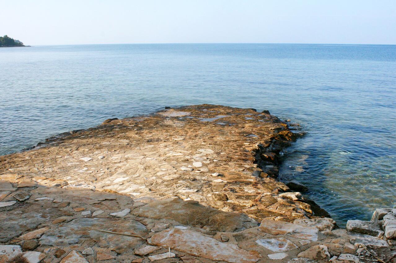 La spiaggia più vicina - Appartamenti con parcheggio Mareda, Novigrad