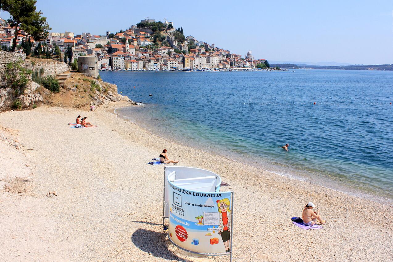 La spiaggia più vicina - Casa vacanze accanto al mare Sebenico - Šibenik