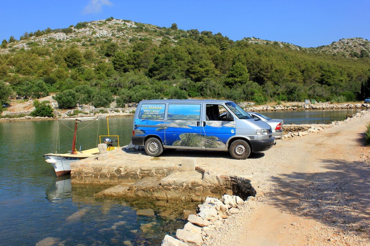 Nearest beach - Seaside secluded apartments Cove Magrovica - Telašćica, Dugi otok