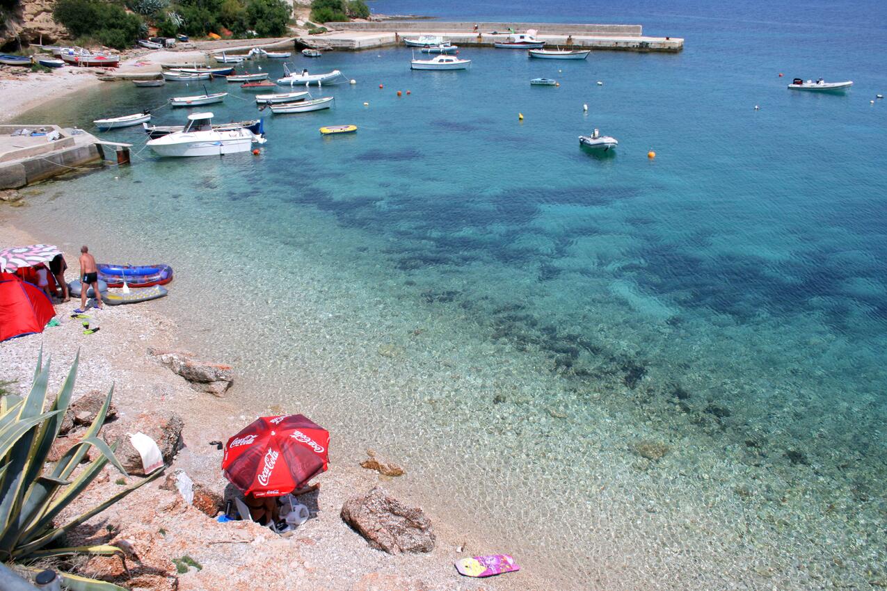 Nearest beach - Apartments with parking spaces Zavala, Hvar