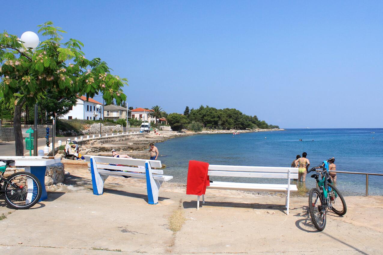 Nächster Strand - Ferienwohnungen mit Parkplatz Ugljan