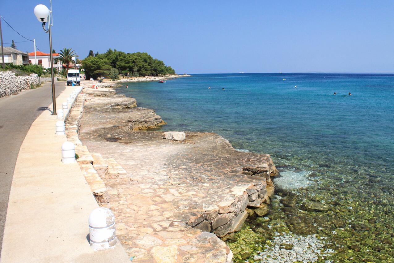 Nächster Strand - Ferienwohnungen mit Parkplatz Ugljan