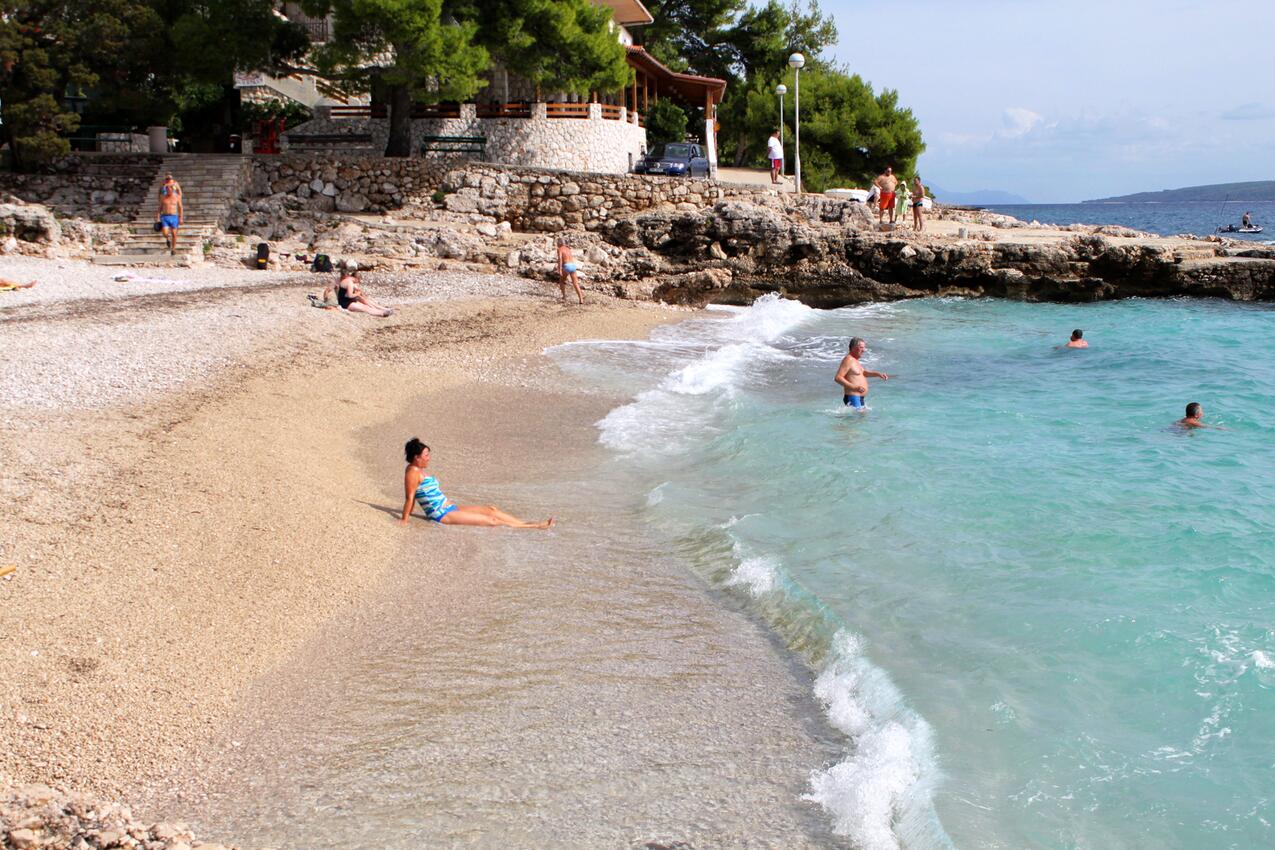 Nächster Strand - Ferienwohnungen mit Parkplatz Ivan Dolac, Hvar