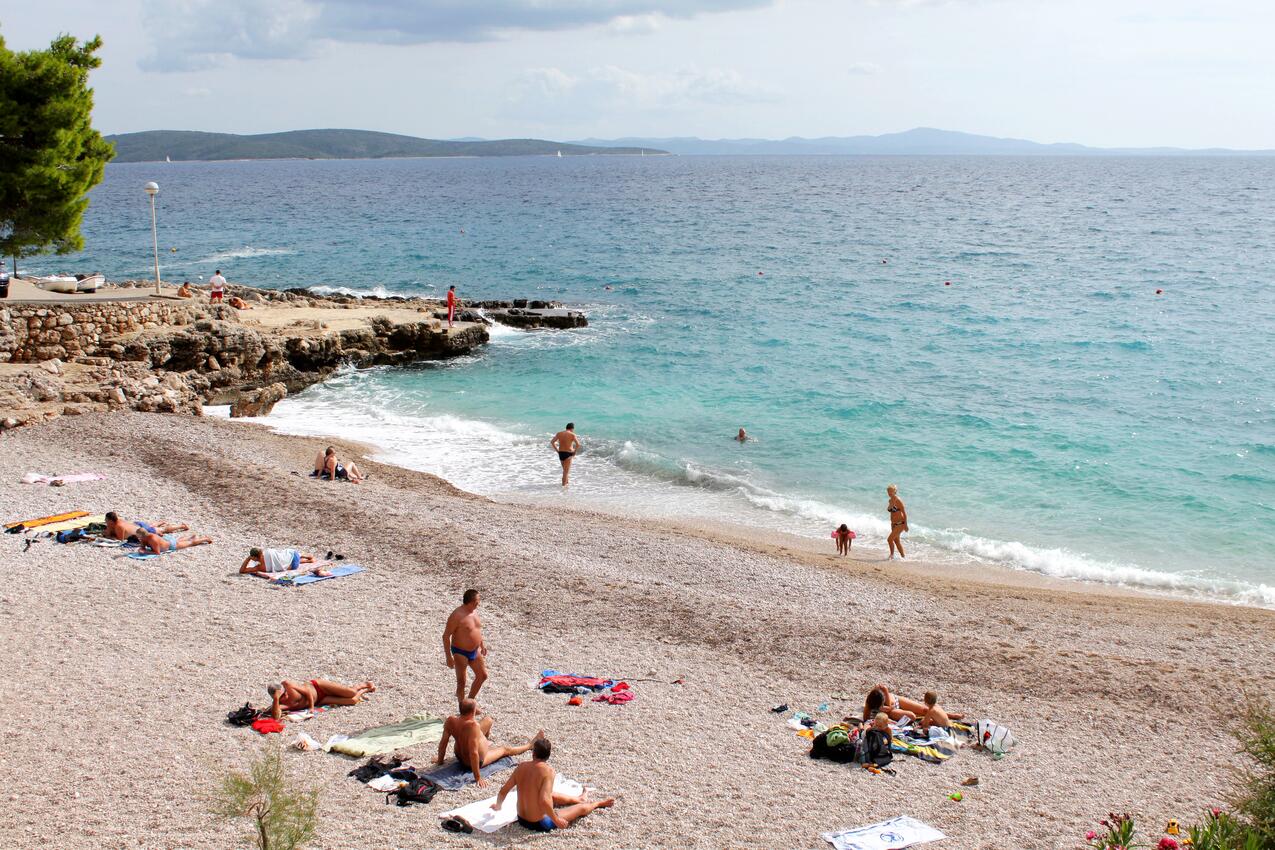 Nächster Strand - Ferienwohnungen mit Parkplatz Ivan Dolac, Hvar