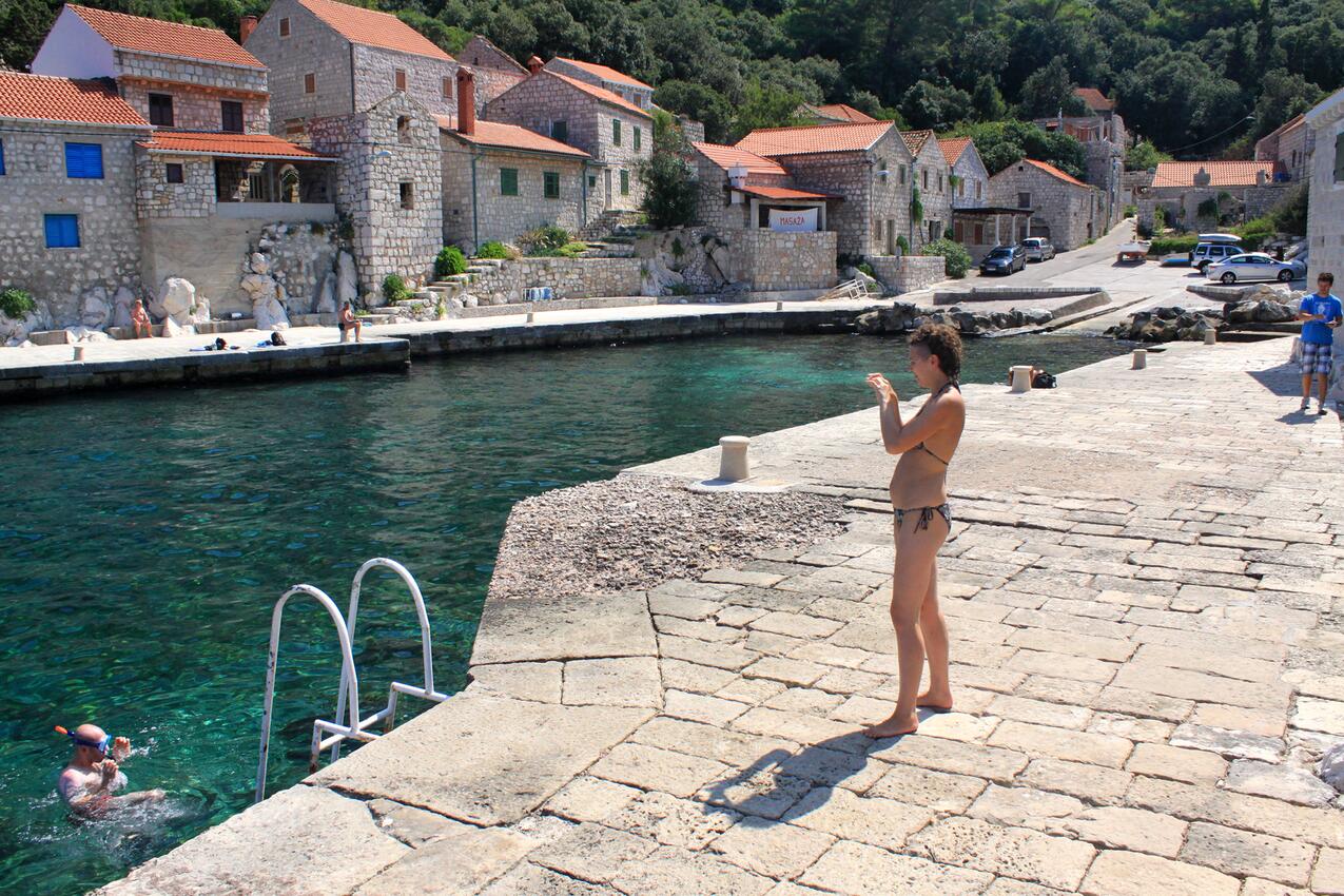 Nejbližší pláž - Apartmány a pokoje u moře Lučica, Lastovo