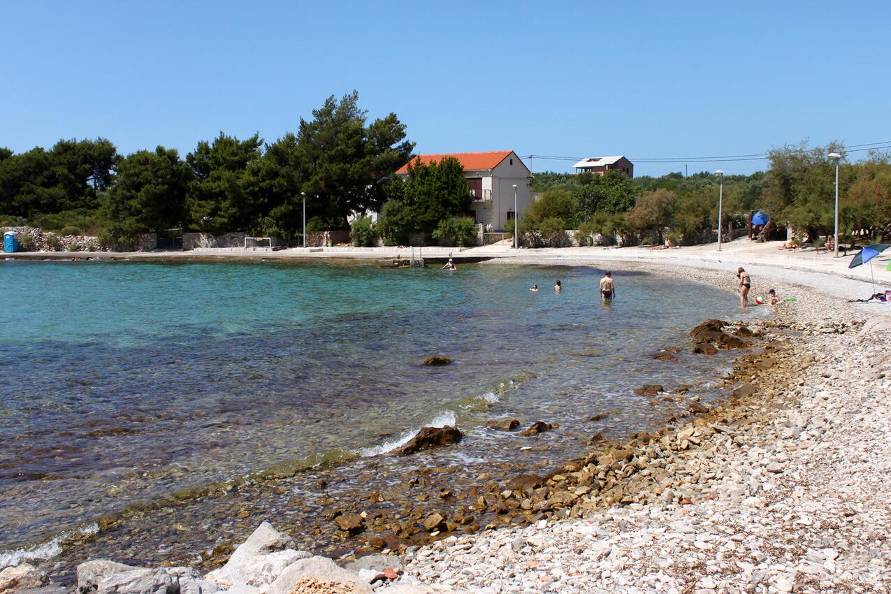 Najbliža plaža - Apartmani uz more Sućuraj, Hvar