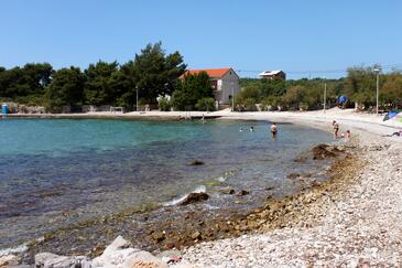 La plage Česminica en ville Sućuraj, Hvar.