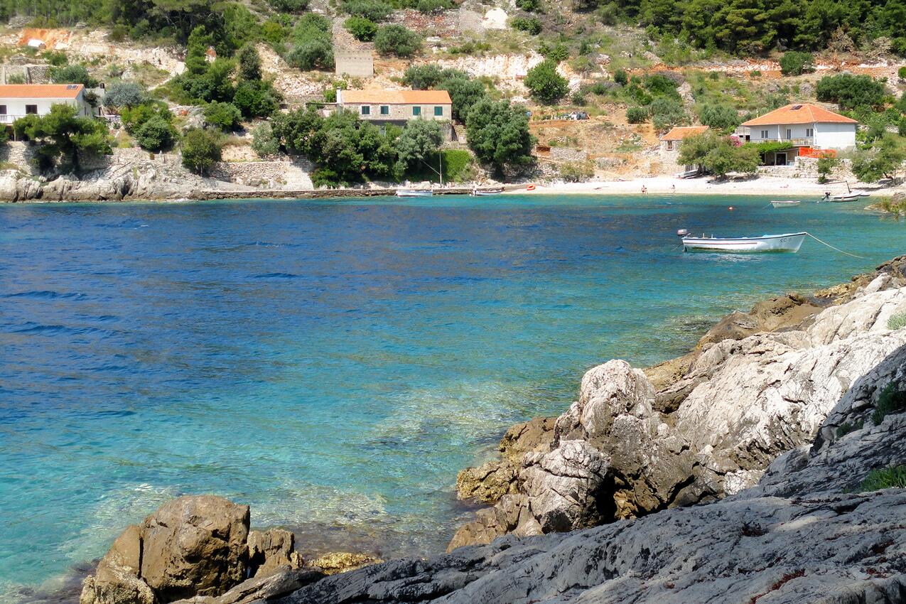 Nearest beach - Seaside secluded apartments Cove Torac, Hvar