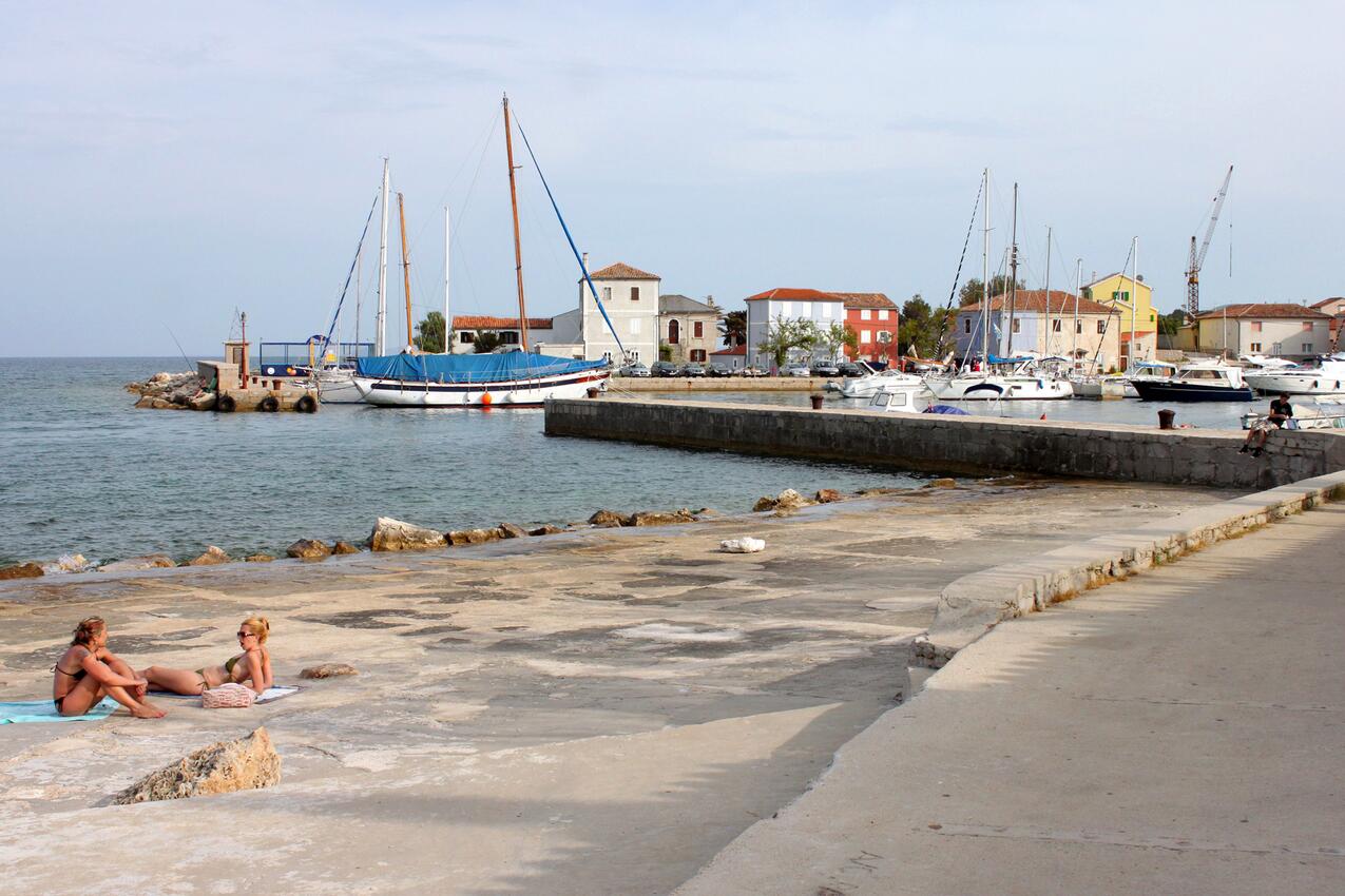 Legközelebbi strand - Apartmanok és szobák parkolóhellyel Nerezine, Losinj