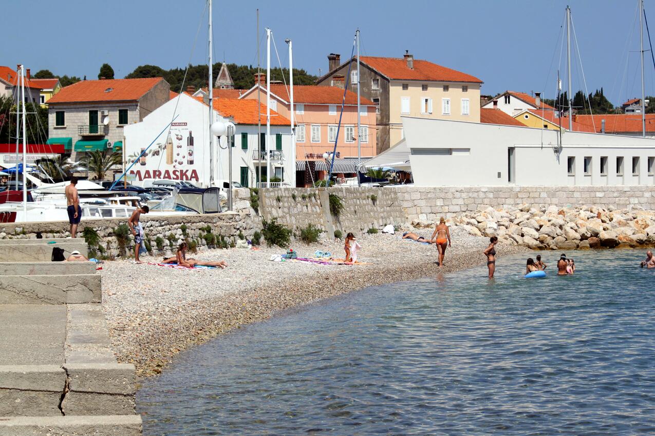 Nächster Strand - Ferienwohnungen am Meer Preko, Ugljan