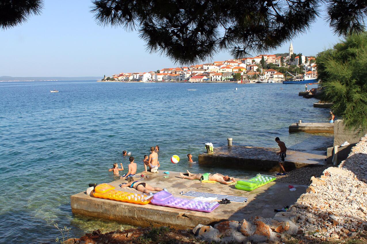 Nächster Strand - Ferienwohnungen und Zimmer mit Pool Kali, Ugljan