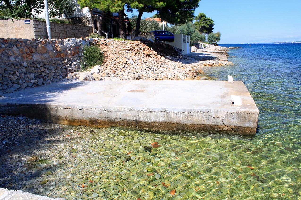 Nächster Strand - Ferienwohnungen und Zimmer mit Pool Kali, Ugljan