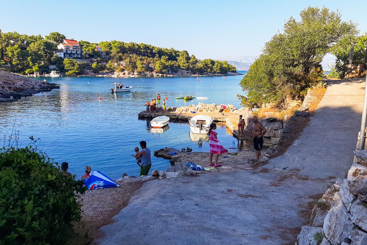 Nejbližší pláž - Apartmány u moře Basina, Hvar