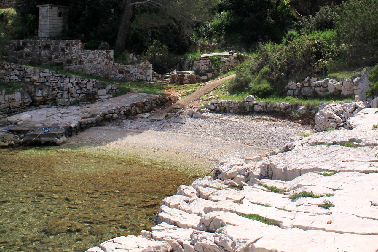 Nejbližší pláž - Apartmány u moře Basina, Hvar