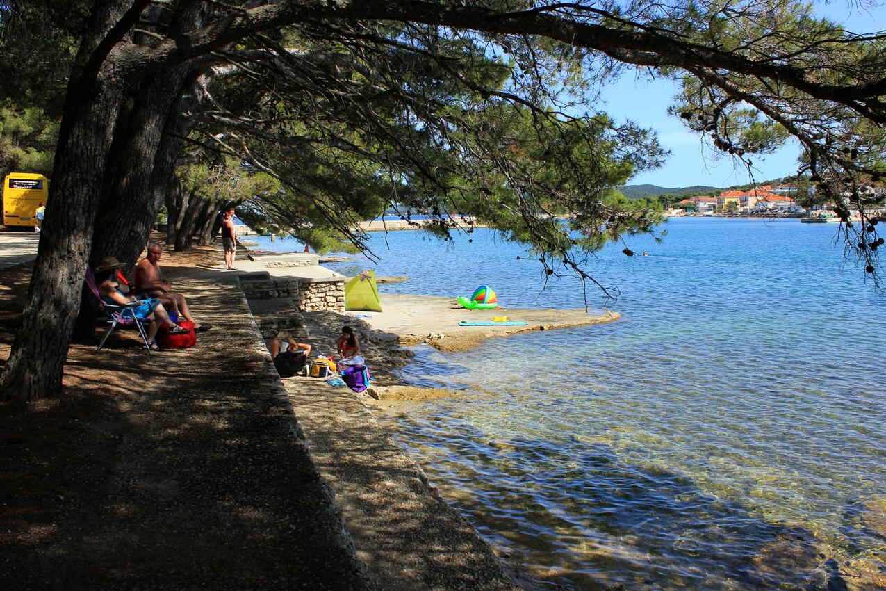 Najbliža plaža - Apartmani uz more Kukljica, Ugljan