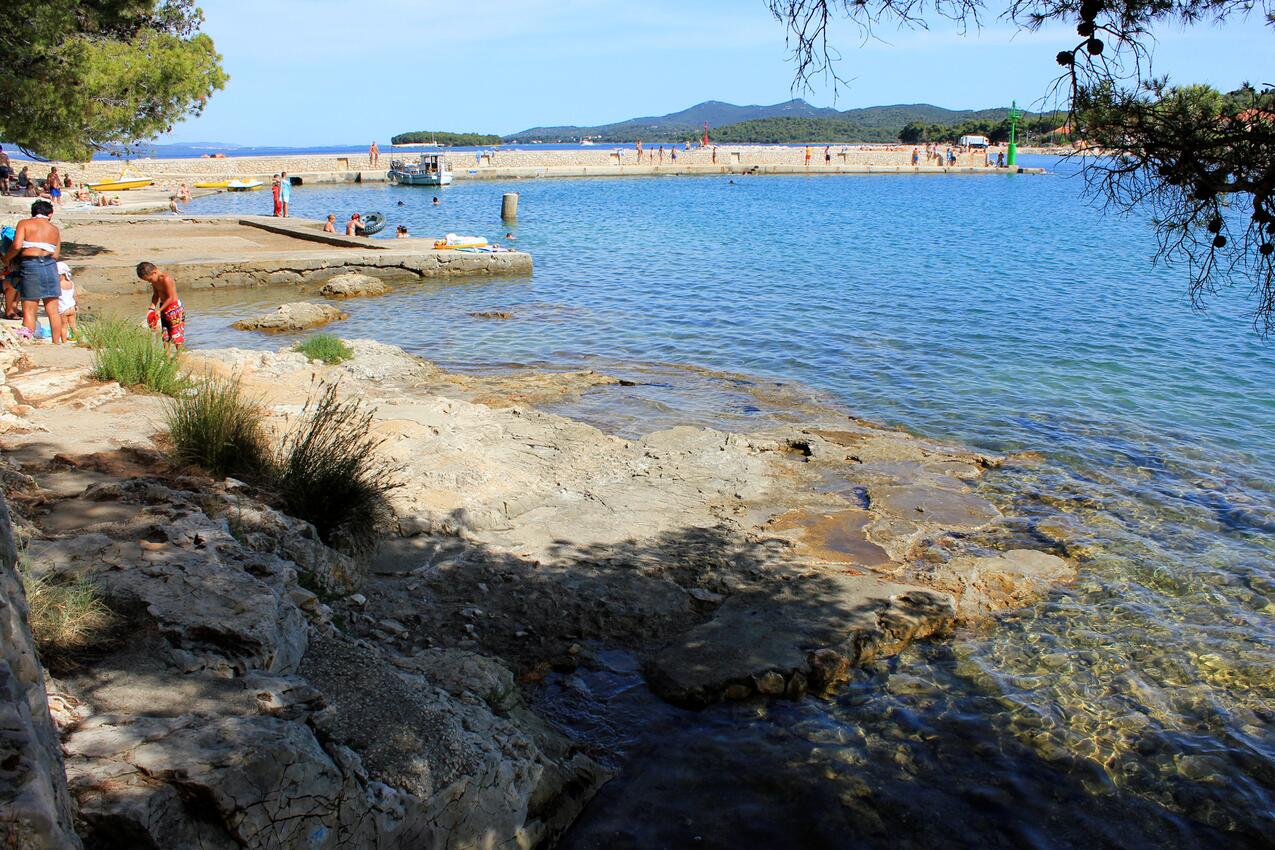 Najbliža plaža - Apartmani uz more Kukljica, Ugljan