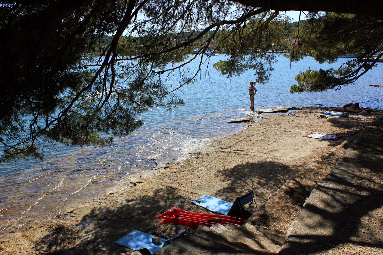 Najbliža plaža - Apartmani uz more Kukljica, Ugljan