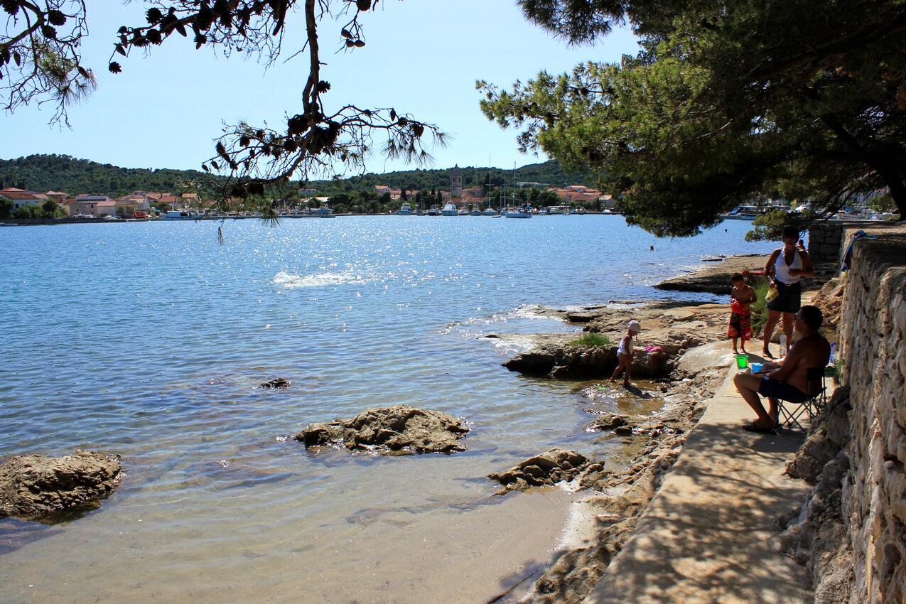 Najbliža plaža - Apartmani uz more Kukljica, Ugljan
