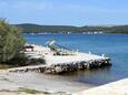 Der Strand  im Ort Pašman, Pašman.