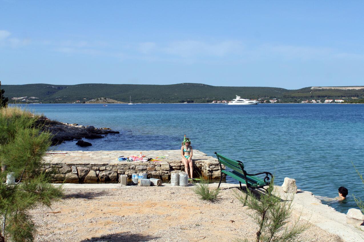 La spiaggia più vicina - Appartamenti accanto al mare Pasman