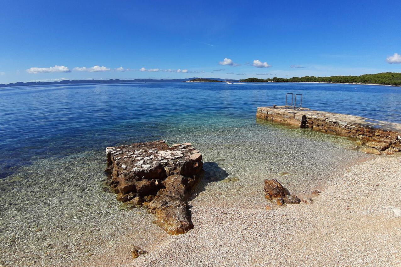 Nearest beach - Apartments with parking spaces Ždrelac, Pašman